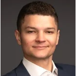 Grant Lyons headshot